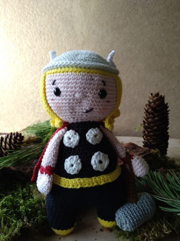 peluche Thor fait main crochet mylene micoton haute savoie cordon avengers