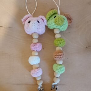 Attache Tétine Cochon au Crochet – Pratique et Adorable